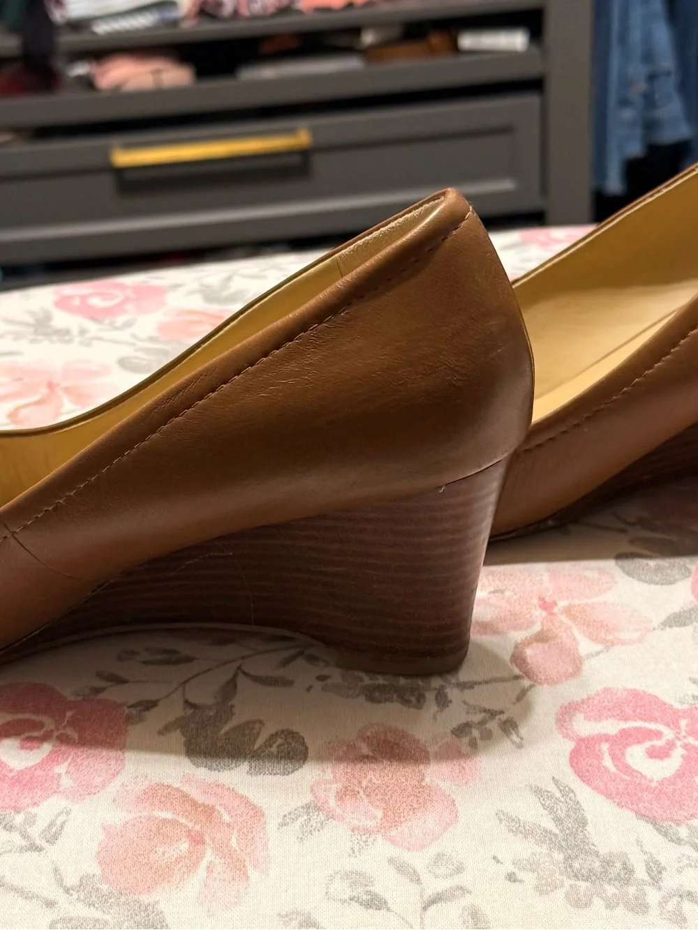 Naturalizer Women's Tan Leather Round-Toe Wedge Pumps